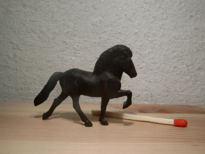 handgeschnitztes Pferd Holz