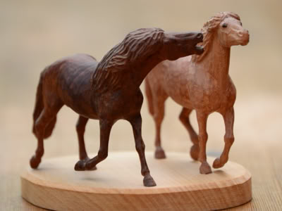handgeschnitztes Pferd Holz