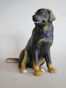 handgeschnitzter Hund Holz