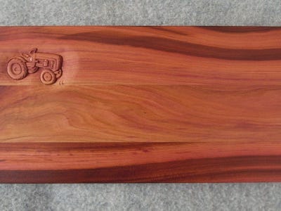 Frühstücksbrett Vesperbrett Traktor Relief Holz