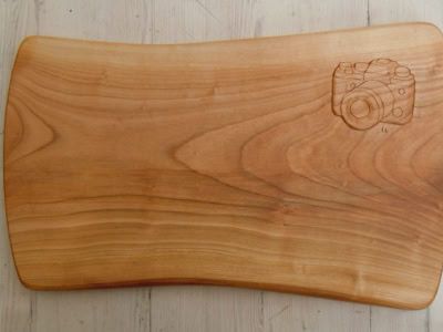 Frühstücksbrett Vesperbrett Kamera Relief Holz