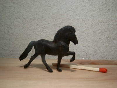 handgeschnitztes Pferd Holz