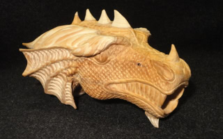 Drachenkopf handgeschnitzt