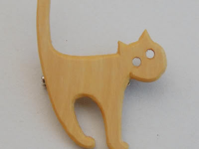 Anstecknadel Katze Holz