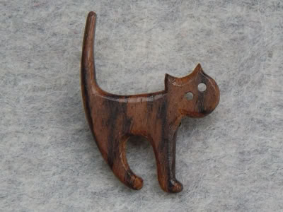 Anstecknadel Katze Holz
