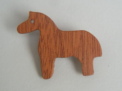 Anstecknadel Eule Holz